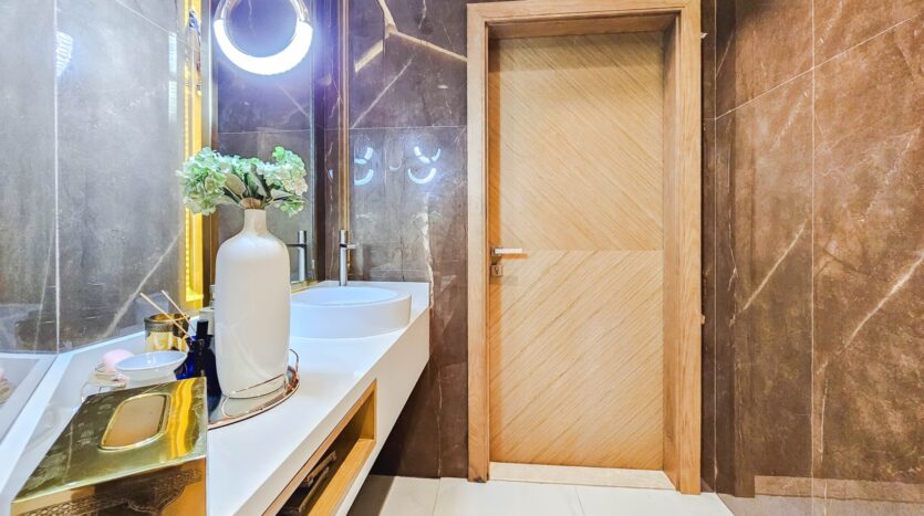 Best Deal | Upgraded Villa | Vacant | Central Rotunda