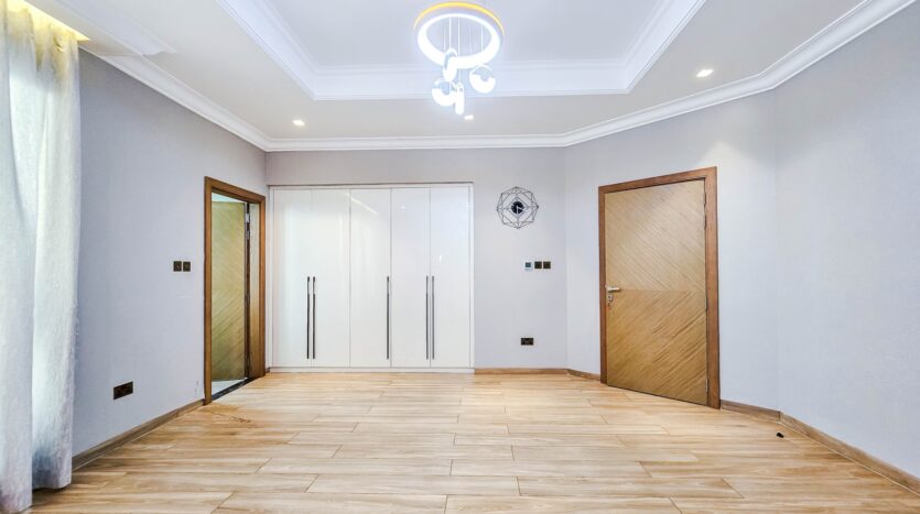 Best Deal | Upgraded Villa | Vacant | Central Rotunda